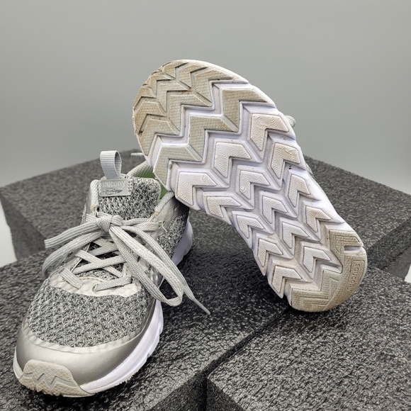 Saucony Girl's Liteform Feel Sneaker, Light Grey Size 13W - Picture 4 of 10